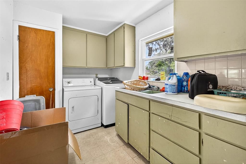 Interior, Washer