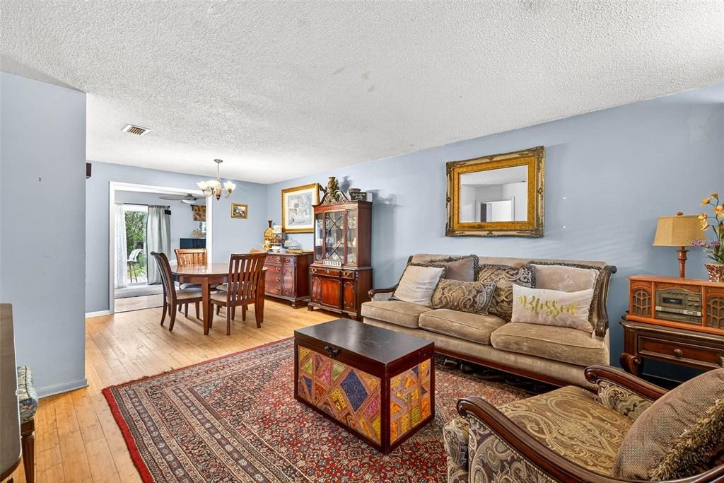 Chandelier, Dining room, Interior, Living room, Wood Texture Flooring
