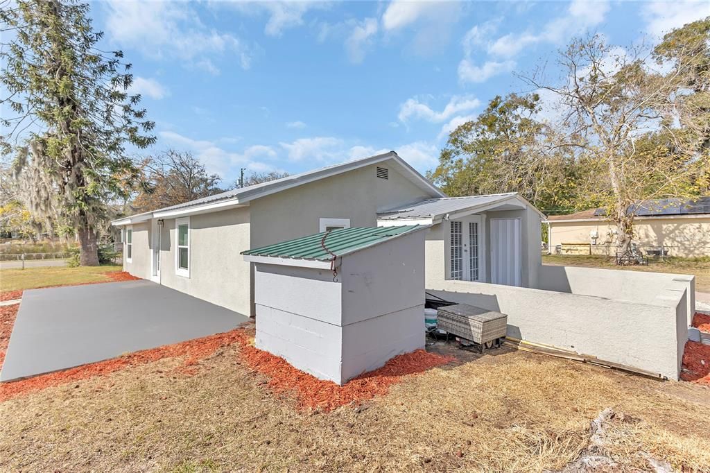 Backyard, Exterior
