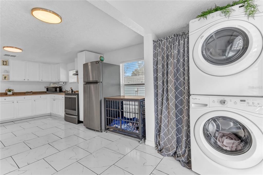 Interior, Kitchen, Marble, Recessed Lighting, Washer