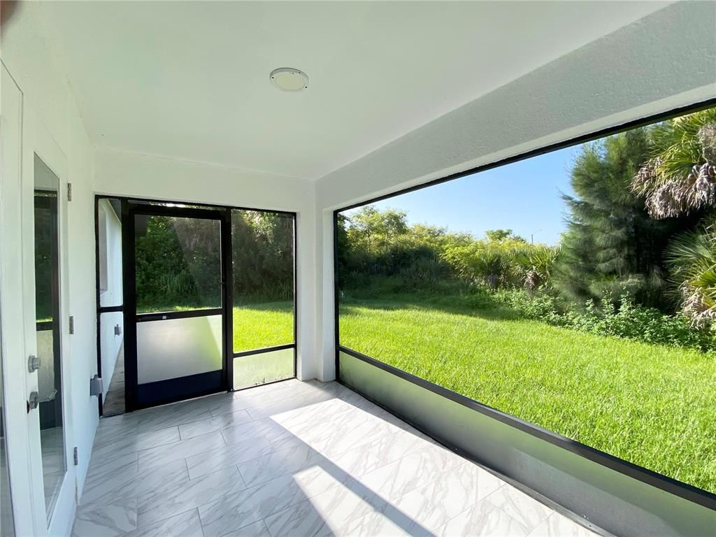 Interior, Marble, Recessed Lighting, Sun Room