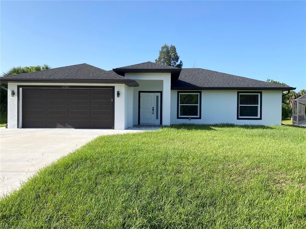 Attached, Backyard, Exterior, Facade, Ranch