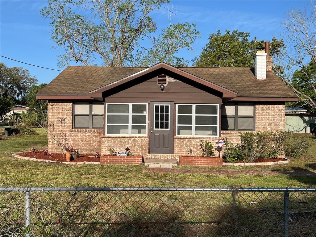 Exterior, Facade, Brick Facade, Ranch