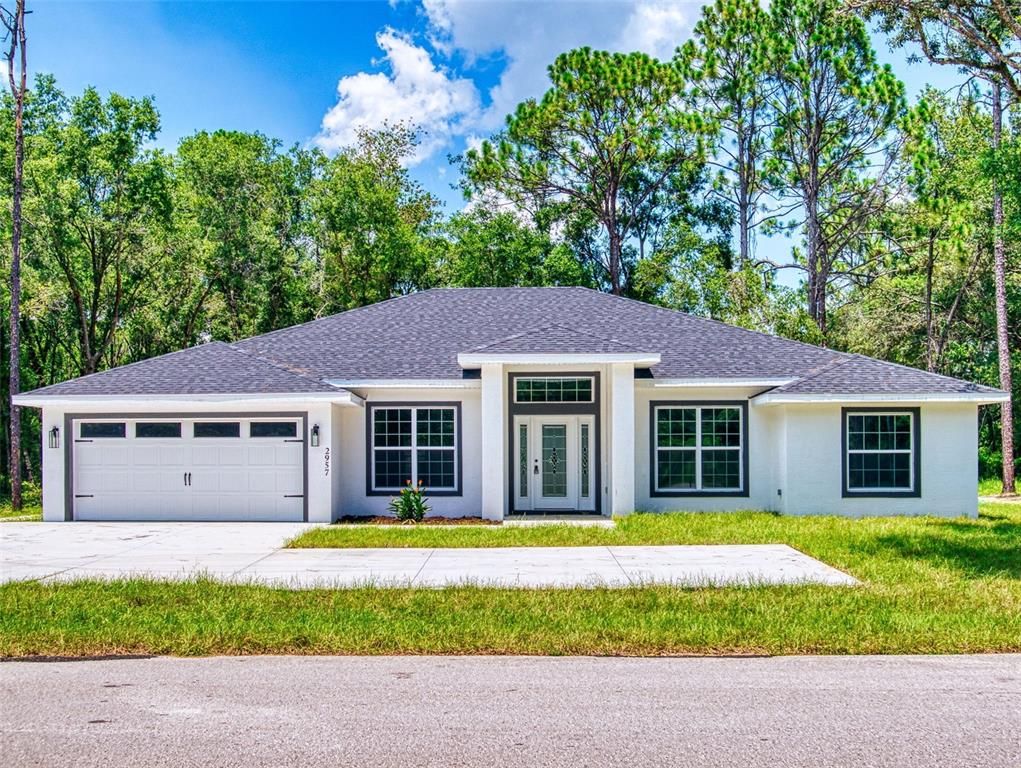 Attached, Exterior, Facade, Ranch