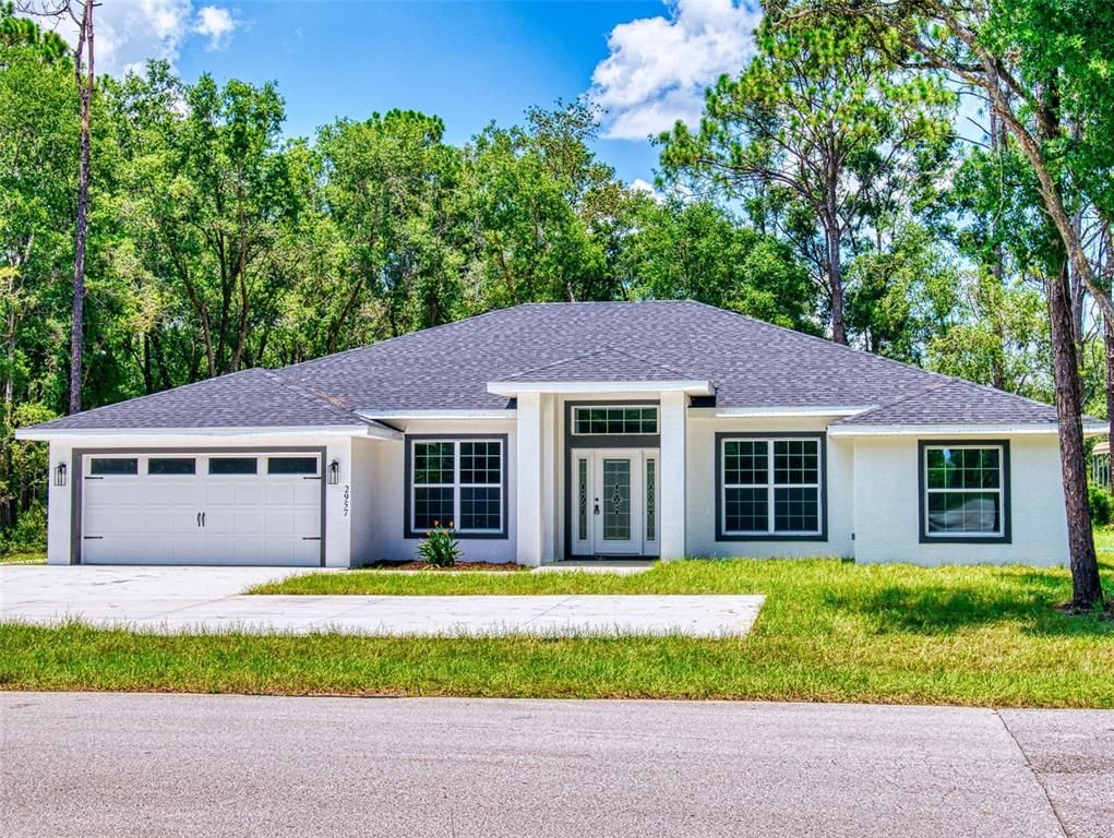 Attached, Exterior, Facade, Ranch