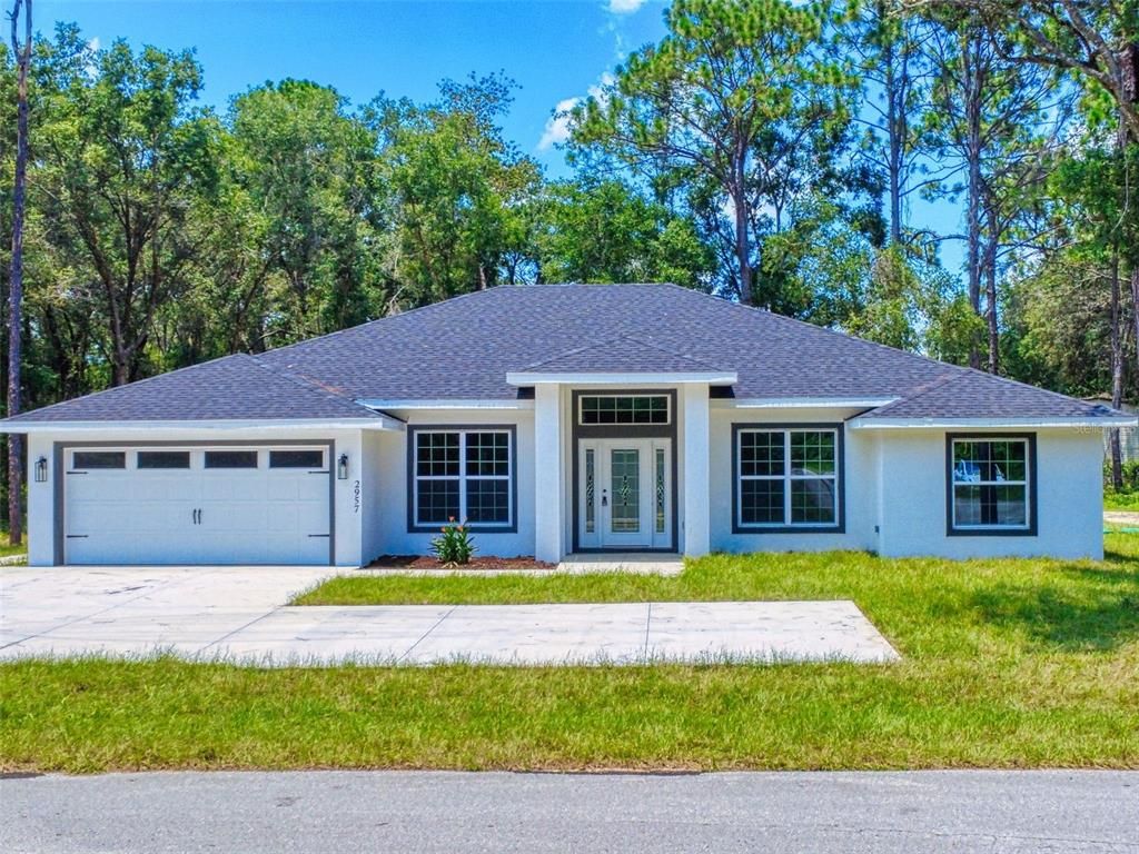 Attached, Exterior, Facade, Ranch