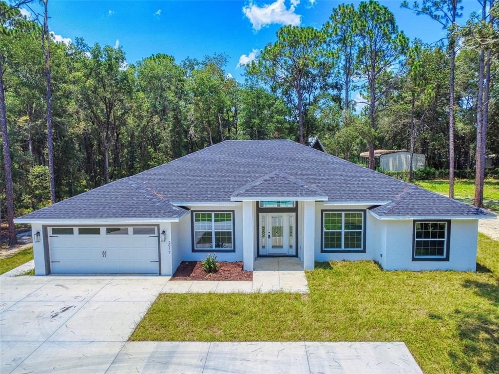 Attached, Exterior, Facade, Ranch
