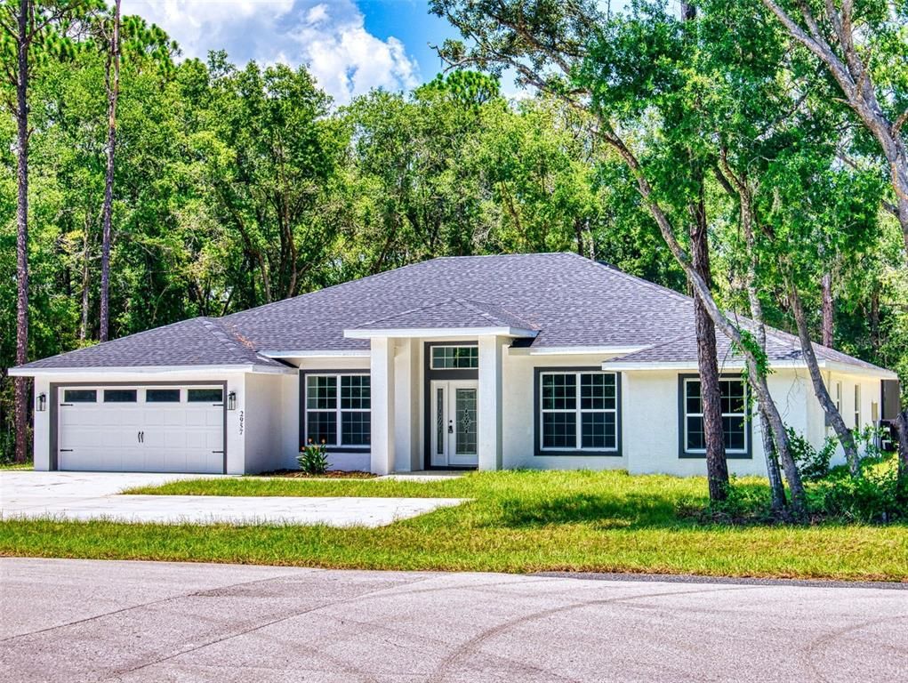 Attached, Exterior, Facade, Ranch