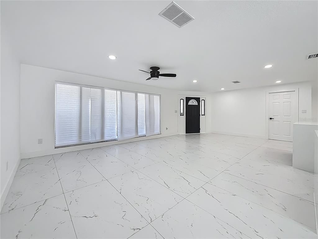 Empty room, Interior, Marble, Recessed Lighting