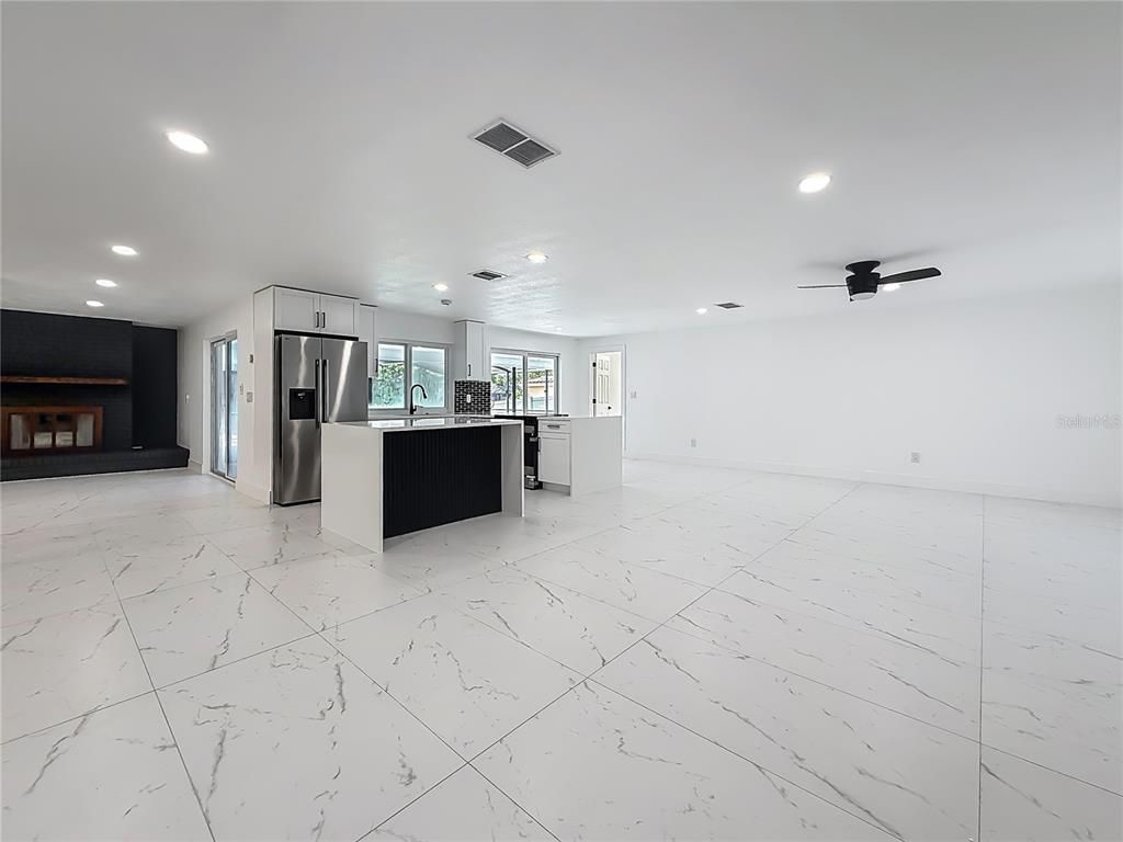 Fireplace, Interior, Kitchen, Marble, Recessed Lighting