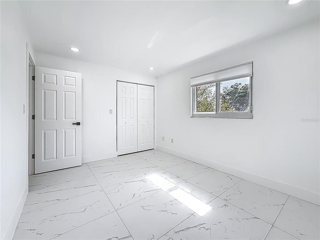 Empty room, Interior, Marble, Recessed Lighting