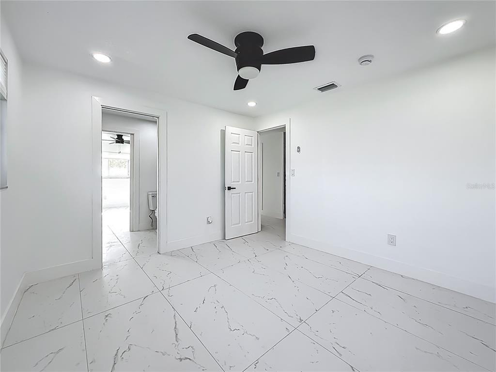 Empty room, Interior, Marble, Recessed Lighting