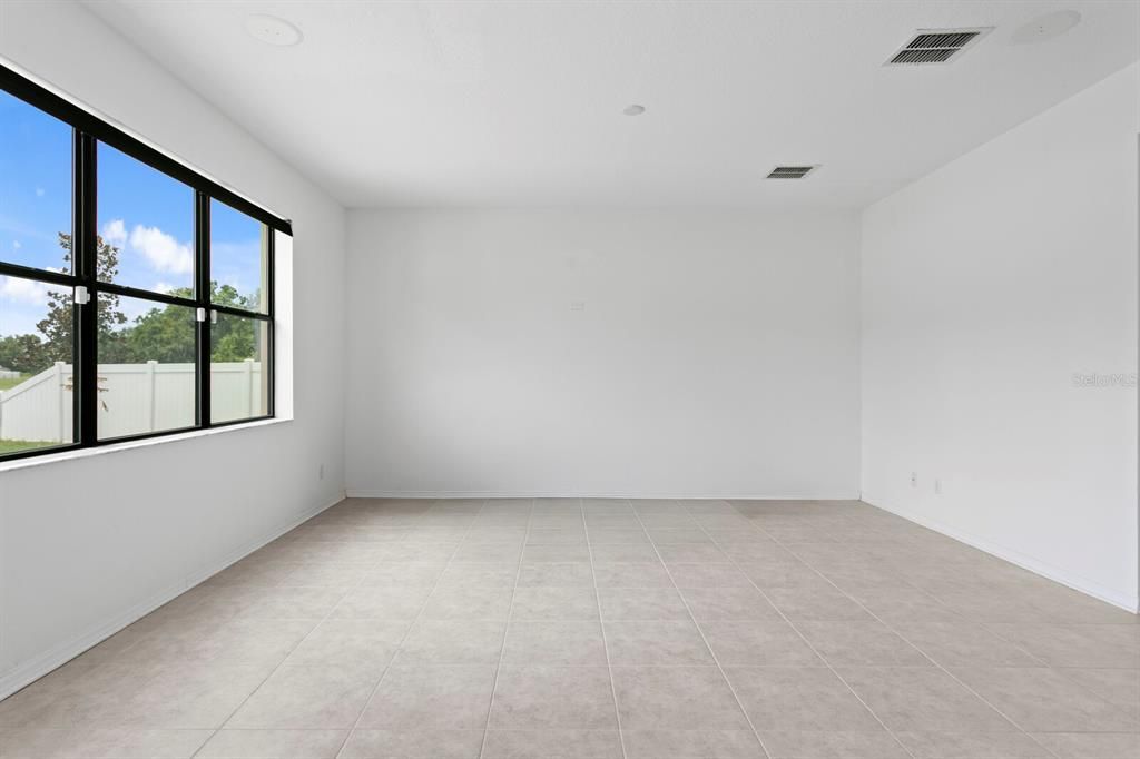 Empty room, Interior, Recessed Lighting
