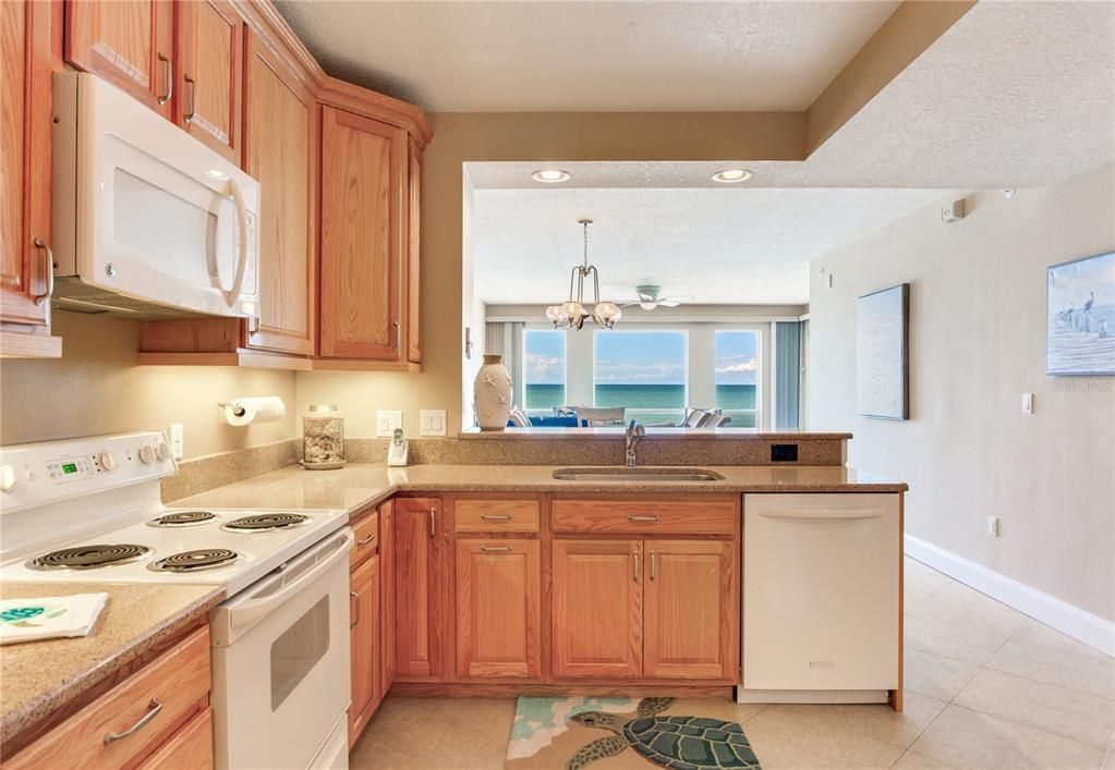 Chandelier, Interior, Kitchen, Recessed Lighting, Water