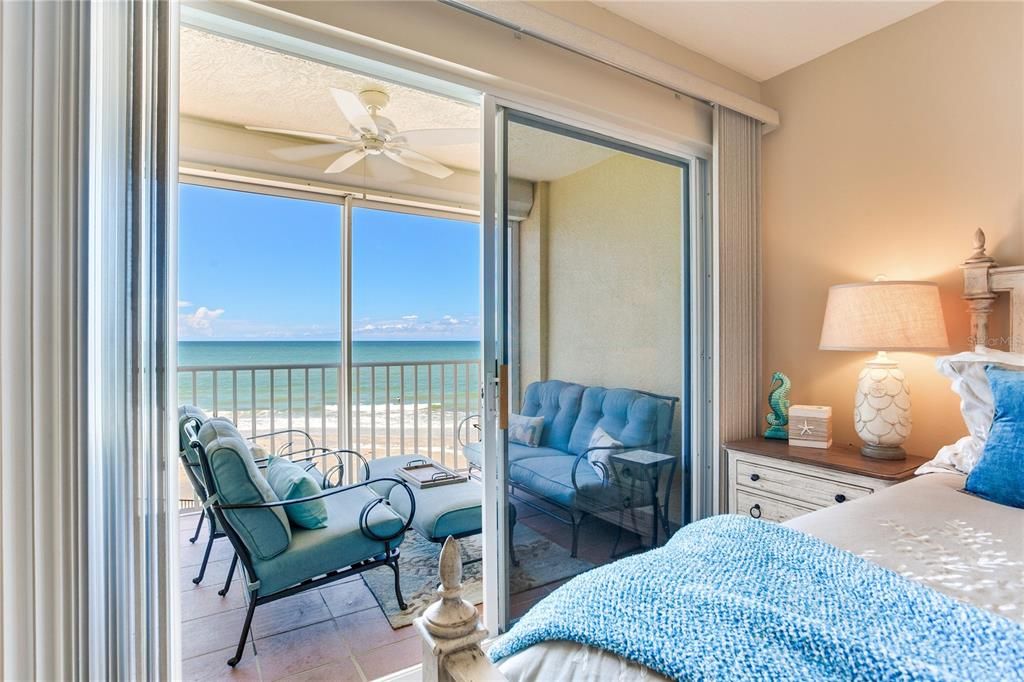 Bedroom, Interior, Water