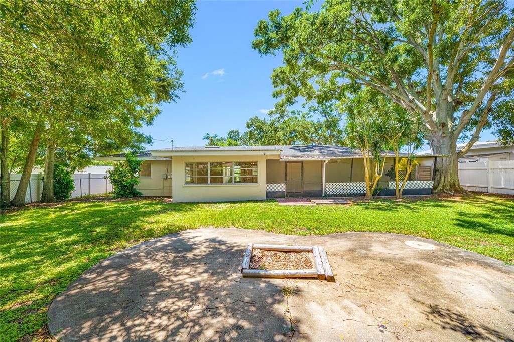 Backyard, Exterior
