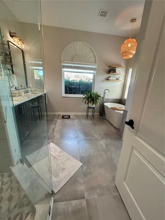 Bathroom, Free Standing Baths, Glass Shower, Interior, Pendant Lights