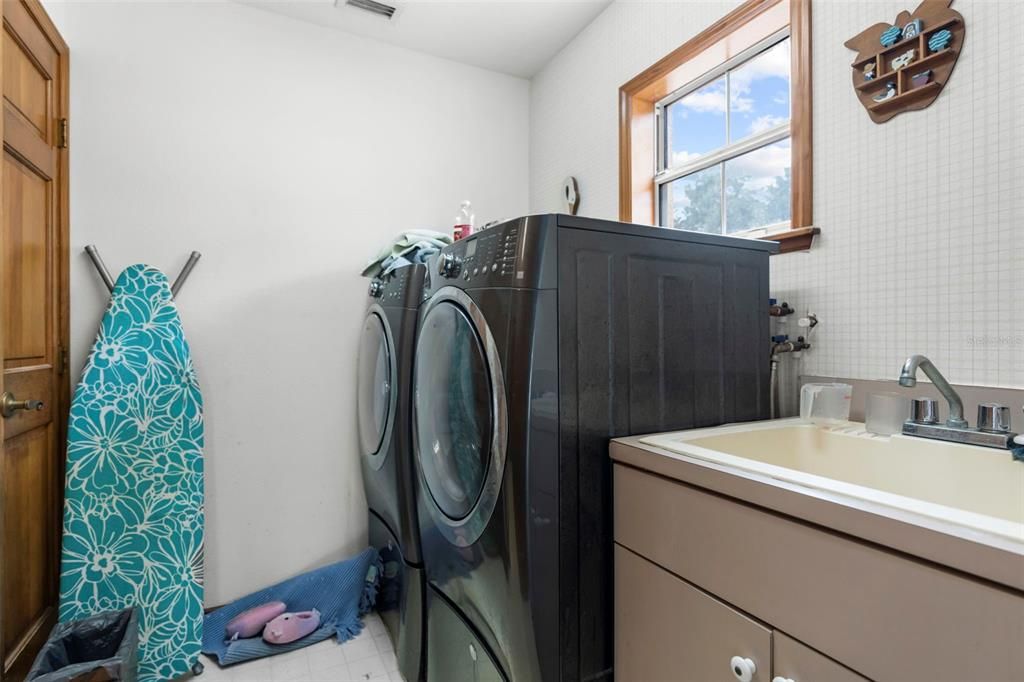 Interior, Washer