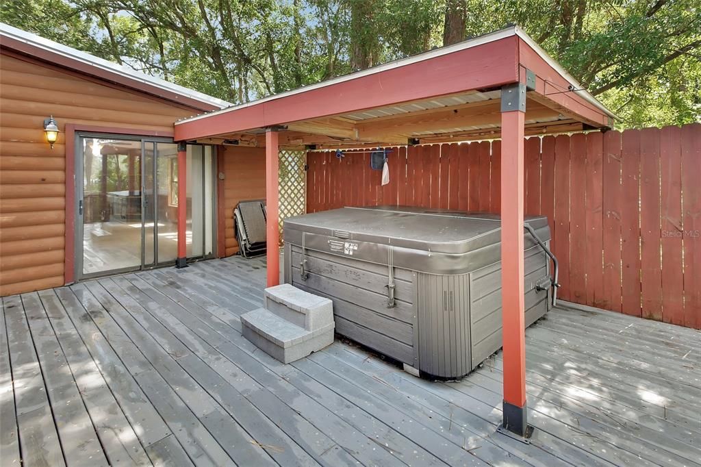 Exterior, Hot Tub