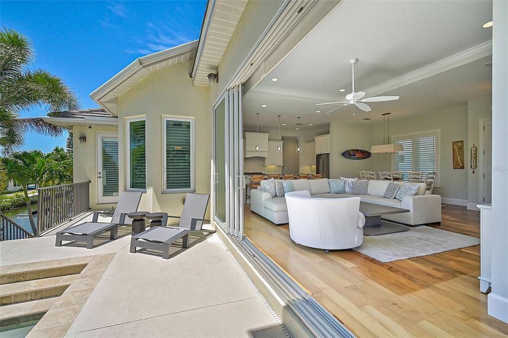 Exterior, Living room, Pendant Lights, Recessed Lighting, Wood Texture Flooring