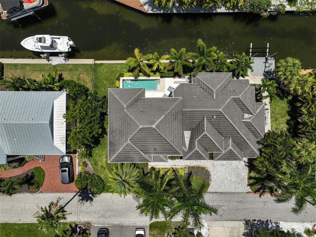 Exterior, Drone