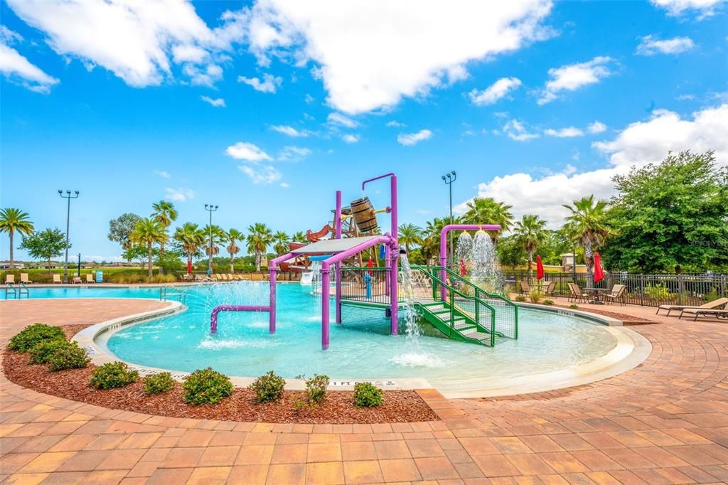 Exterior, Playground, Pool
