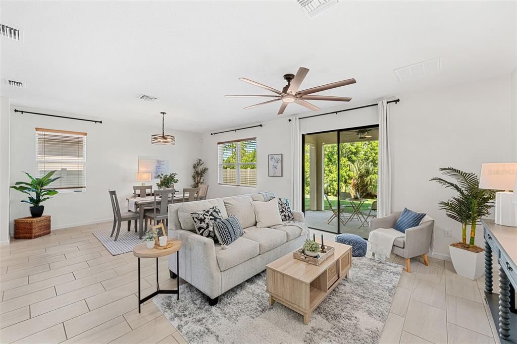 Dining room, Interior, Living room, Pendant Lights