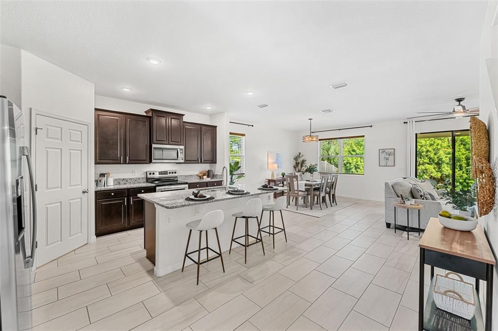 Dining room, Interior, Kitchen, Living room, Pendant Lights, Recessed Lighting, Stainless Steel Appliances