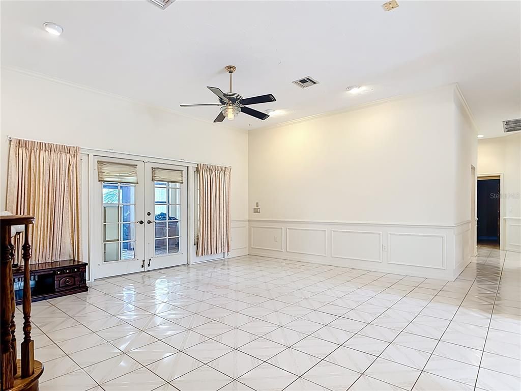 Empty room, Interior, Recessed Lighting