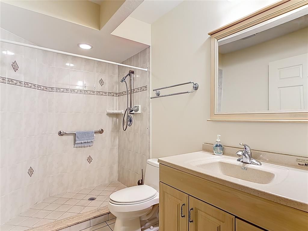 Bathroom, Interior, Recessed Lighting