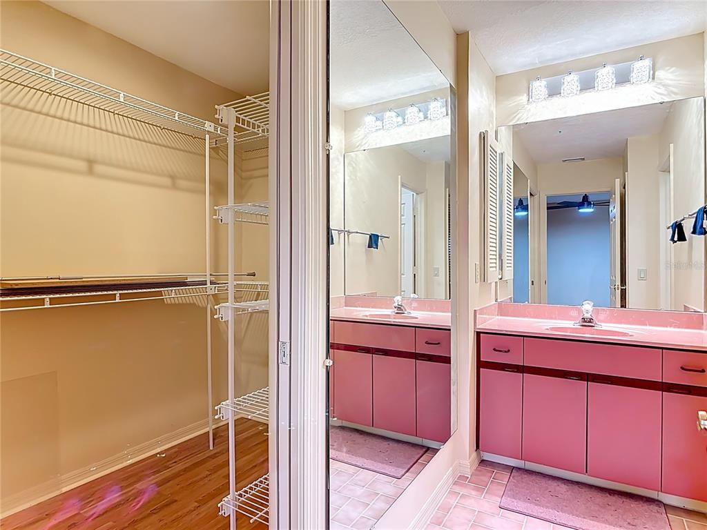 Bathroom, Interior, Walk-in Closets, Wood Texture Flooring