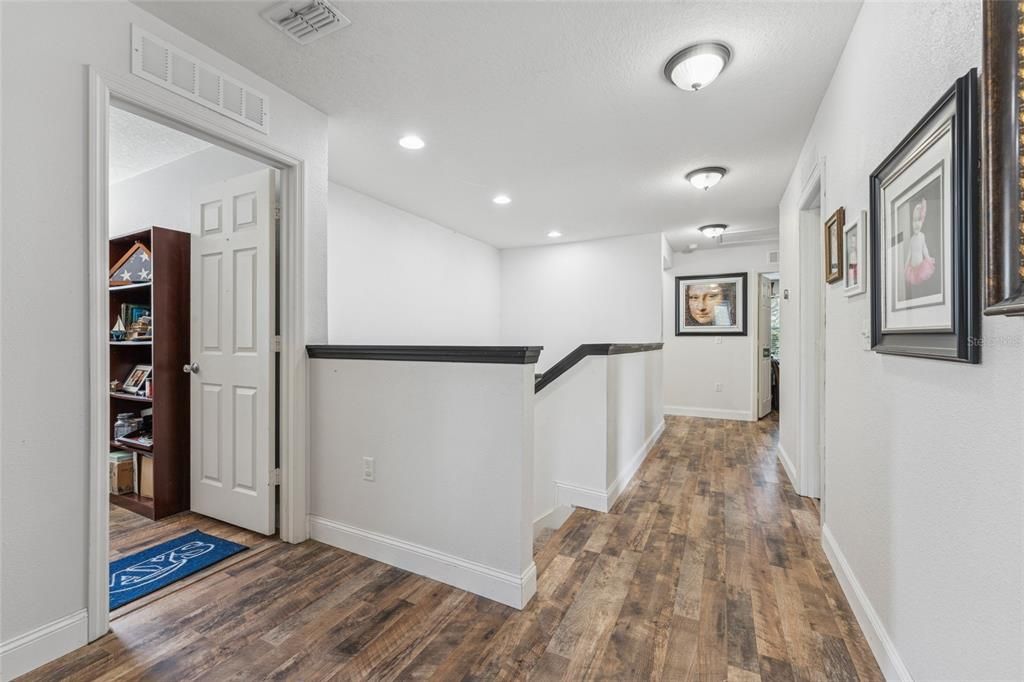 Interior, Recessed Lighting, Wood Texture Flooring