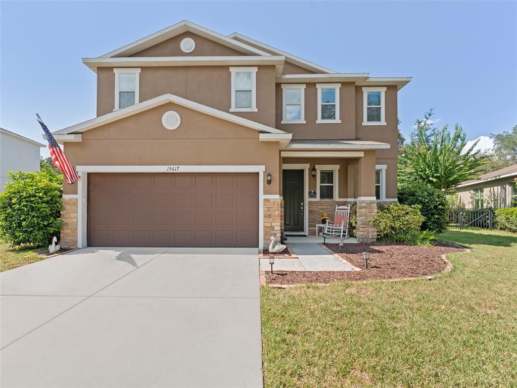 Attached, Exterior, Facade, American Craftsman
