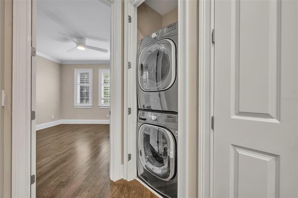Interior, Utility Closets, Washer, Wood Texture Flooring