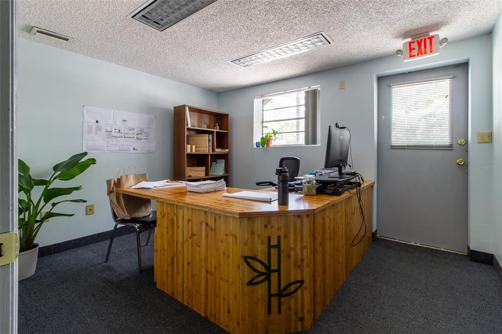 Home Office, Interior