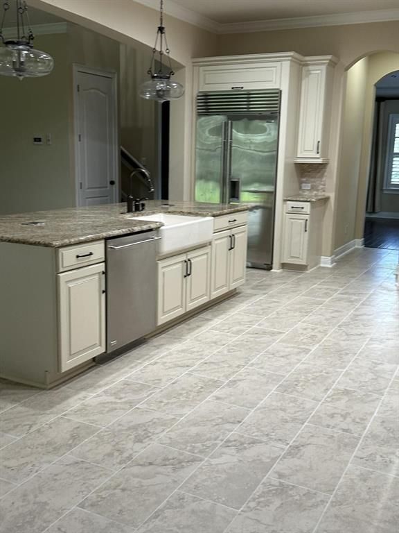 Interior, Kitchen, Pendant Lights, Stainless Steel Appliances