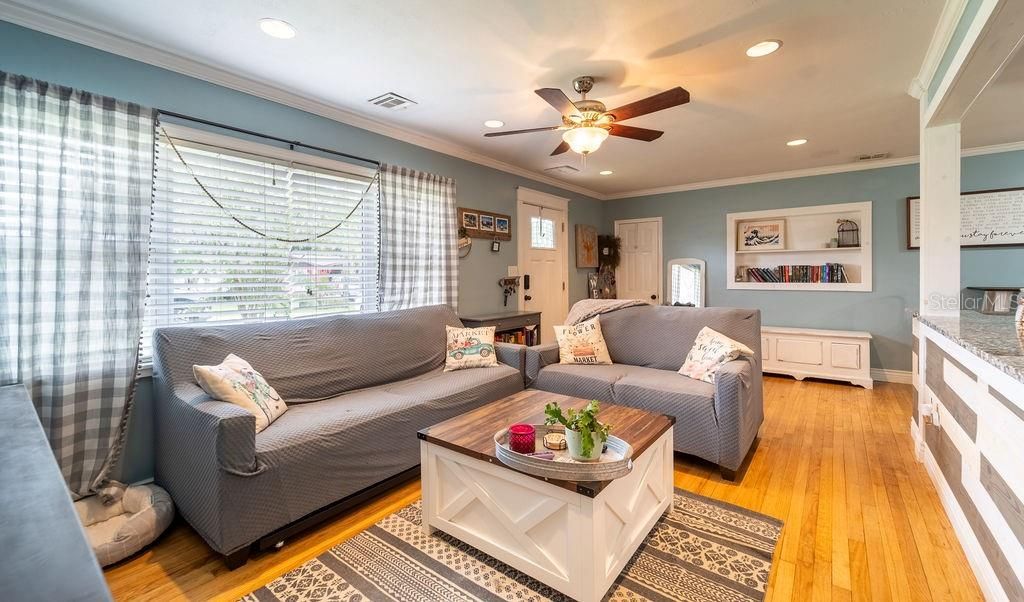 Interior, Living room, Recessed Lighting, Wood Texture Flooring