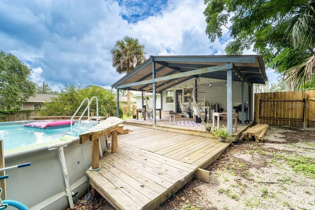 Exterior, Pool