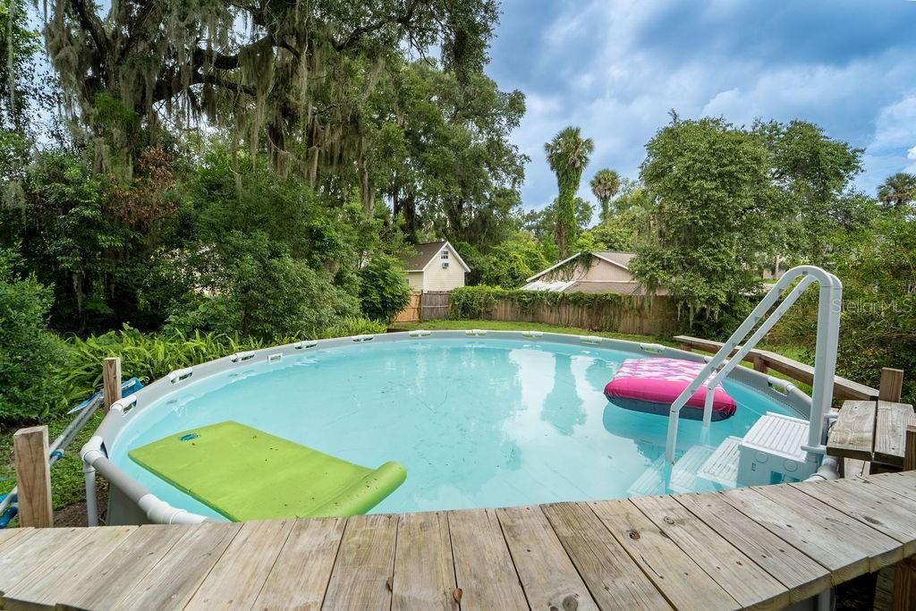 Exterior, Pool