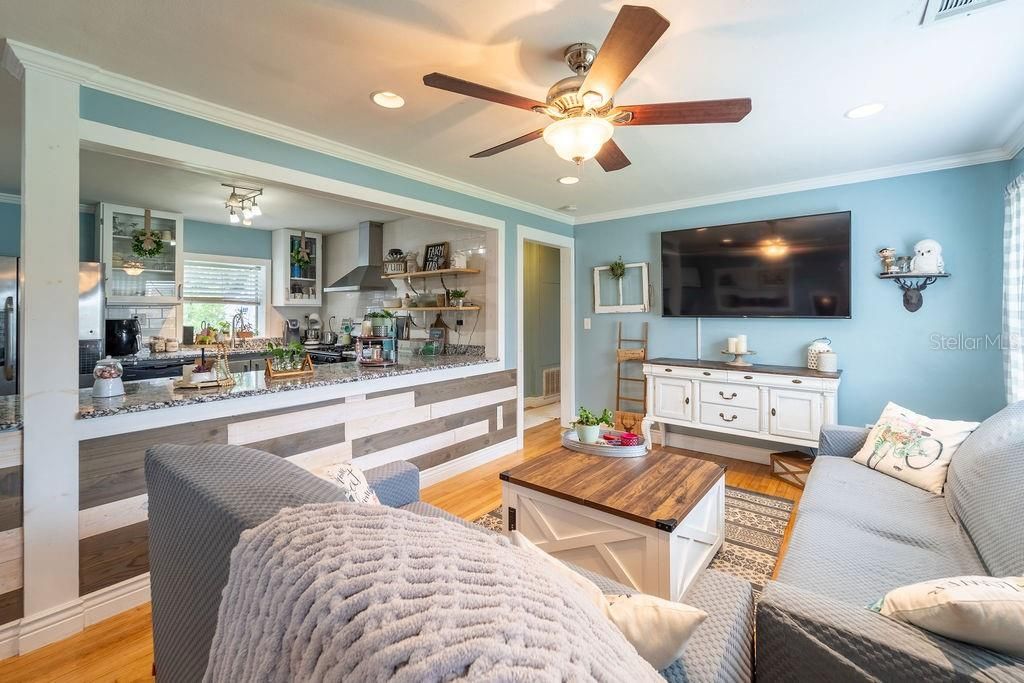 Interior, Kitchen, Living room, Recessed Lighting, Wood Texture Flooring