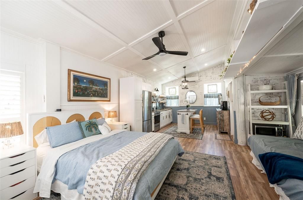 Bedroom, Interior, Kitchen, Pendant Lights, Recessed Lighting, Stainless Steel Appliances, Wood Texture Flooring