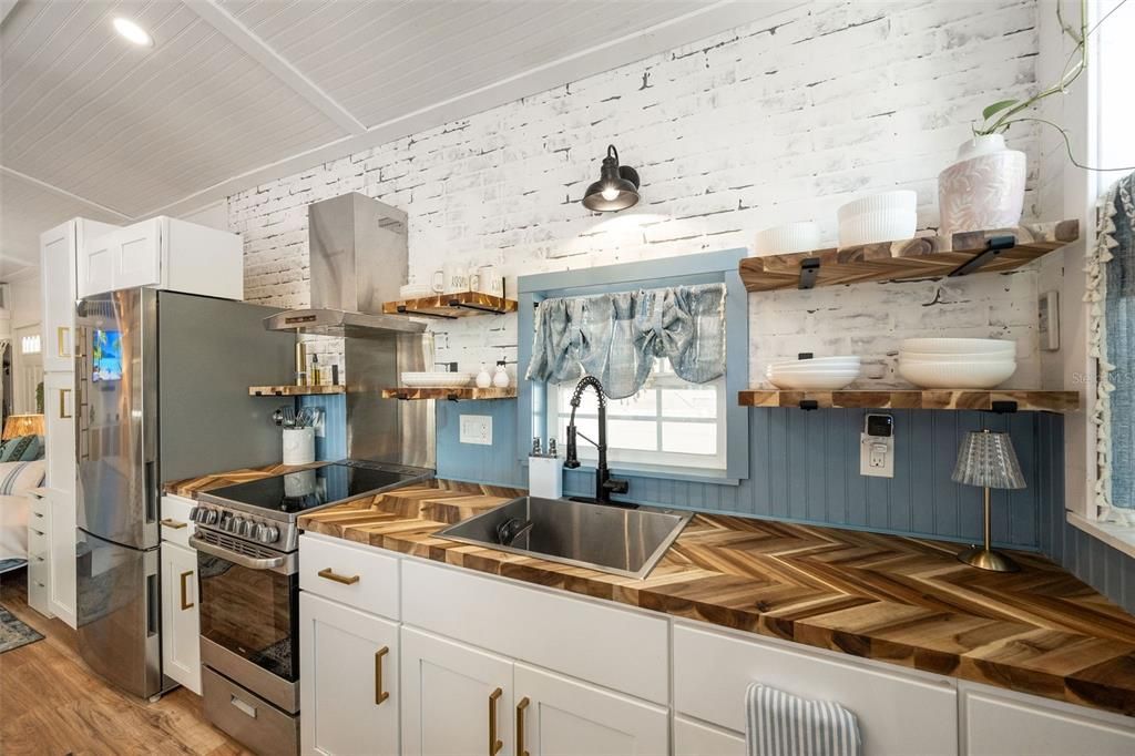 Interior, Kitchen, Stainless Steel Appliances, Wood Texture Flooring