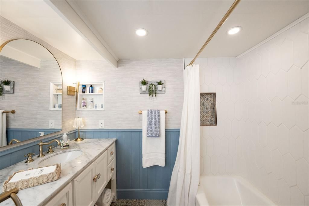 Bathroom, Interior, Recessed Lighting