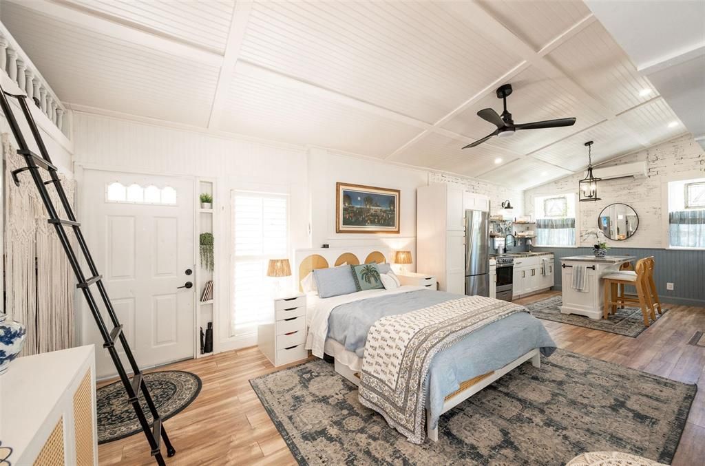 Bedroom, Interior, Kitchen, Pendant Lights, Recessed Lighting, Wood Texture Flooring