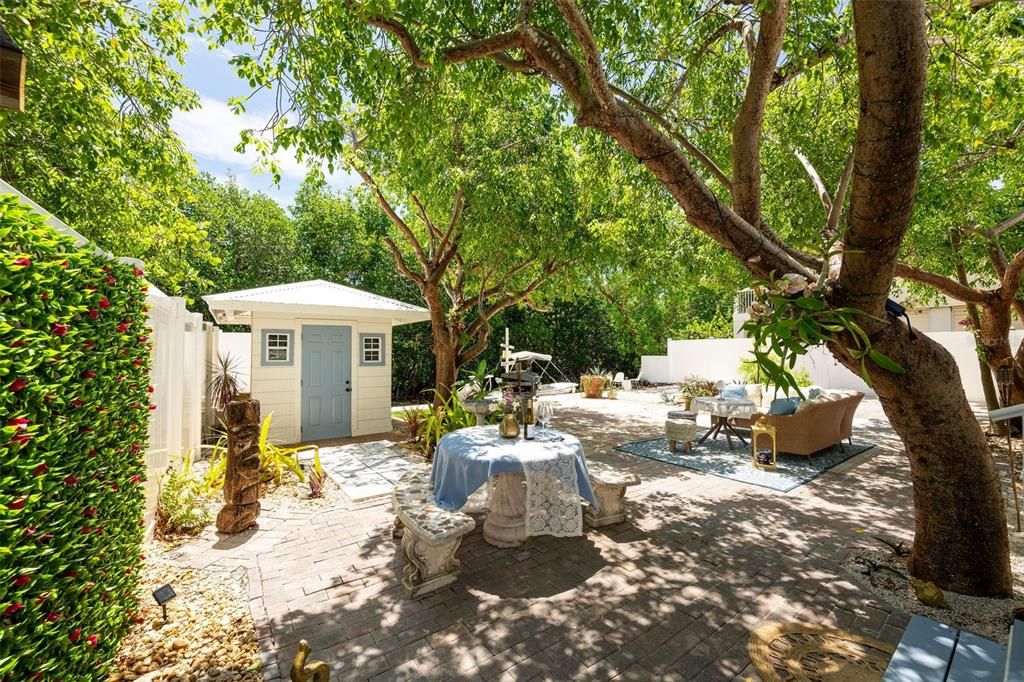 Backyard, Exterior