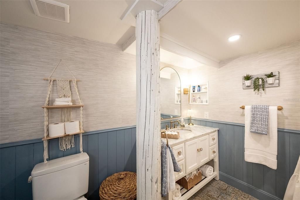 Bathroom, Interior, Recessed Lighting