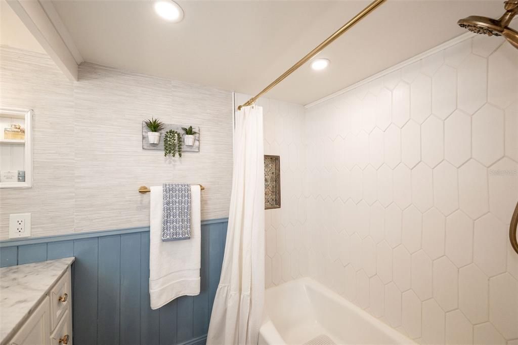 Bathroom, Interior, Recessed Lighting