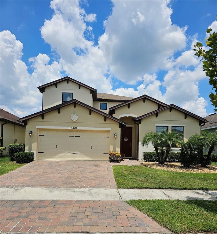 Attached, Exterior, Facade, Ranch