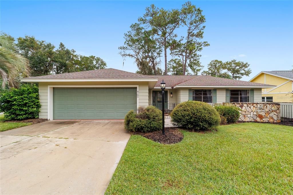 Attached, Exterior, Facade, Ranch