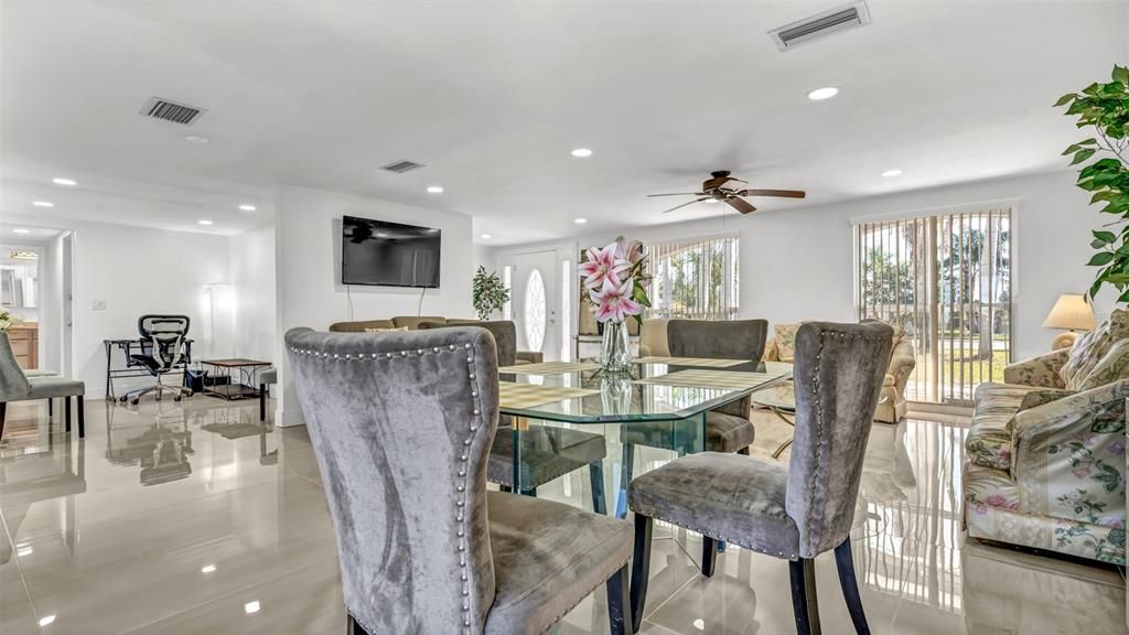 Dining room, Interior, Recessed Lighting